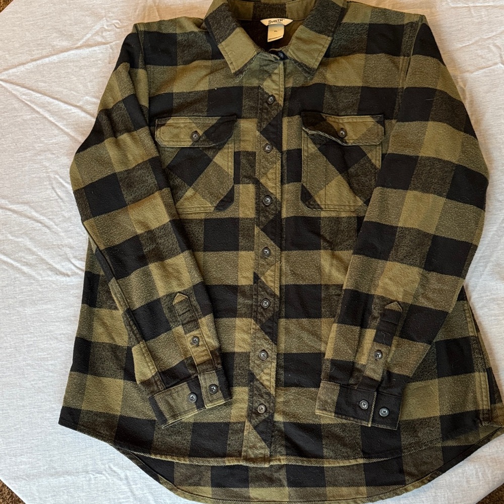 Duluth Trading Co Green and Black Plaid Button Down Shirt